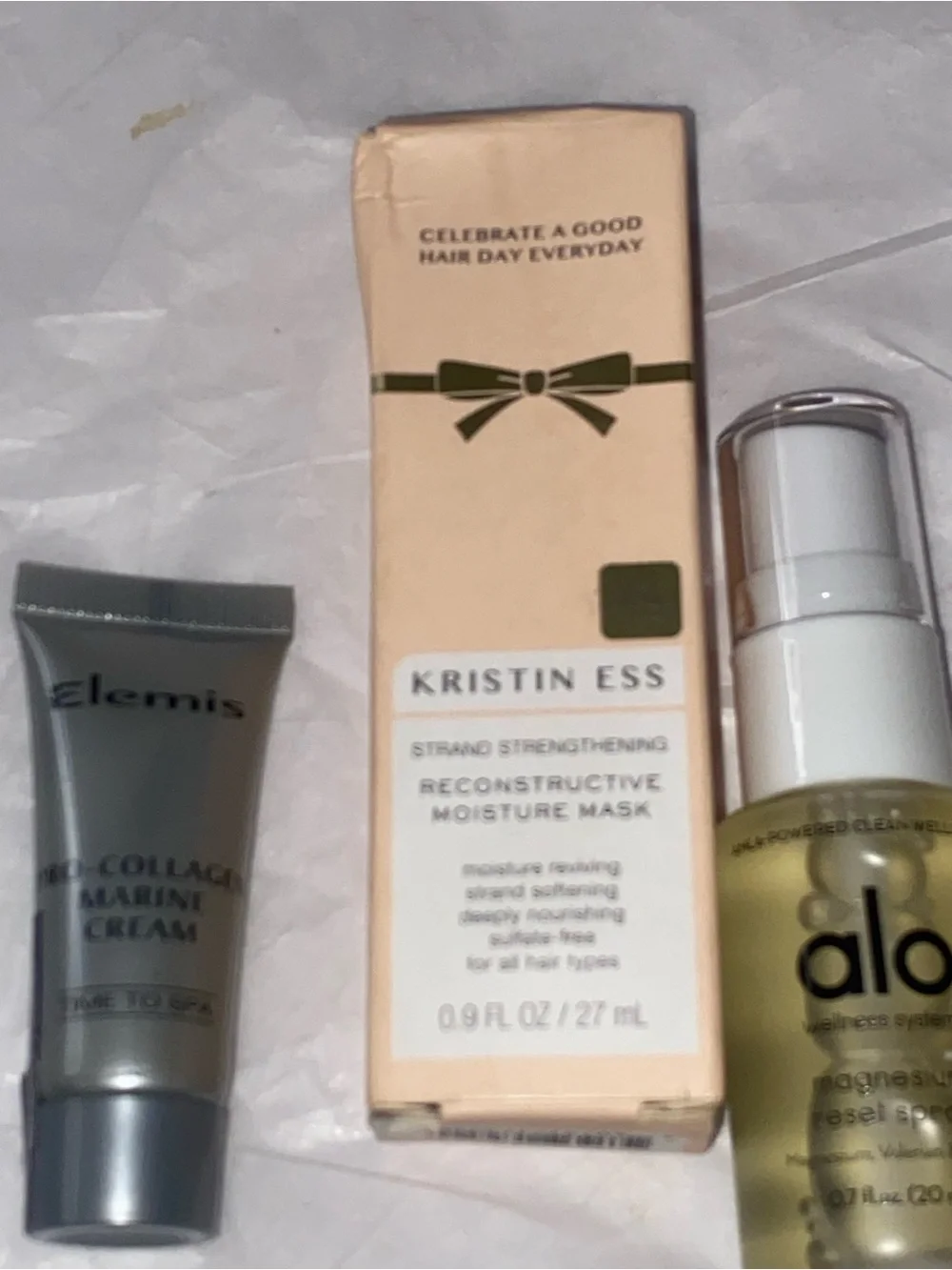 ALO Yoga lightweight facial